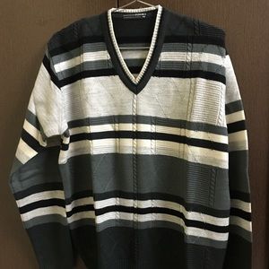Men’s medium size pullover